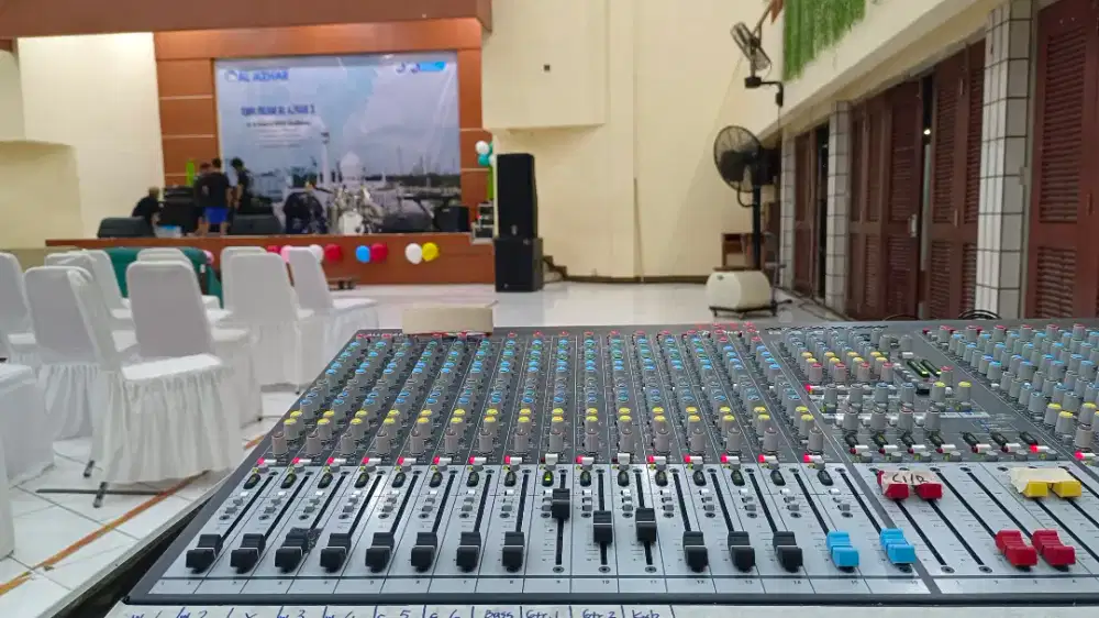 Dijual seperangkat sound system, lighting dan alat band