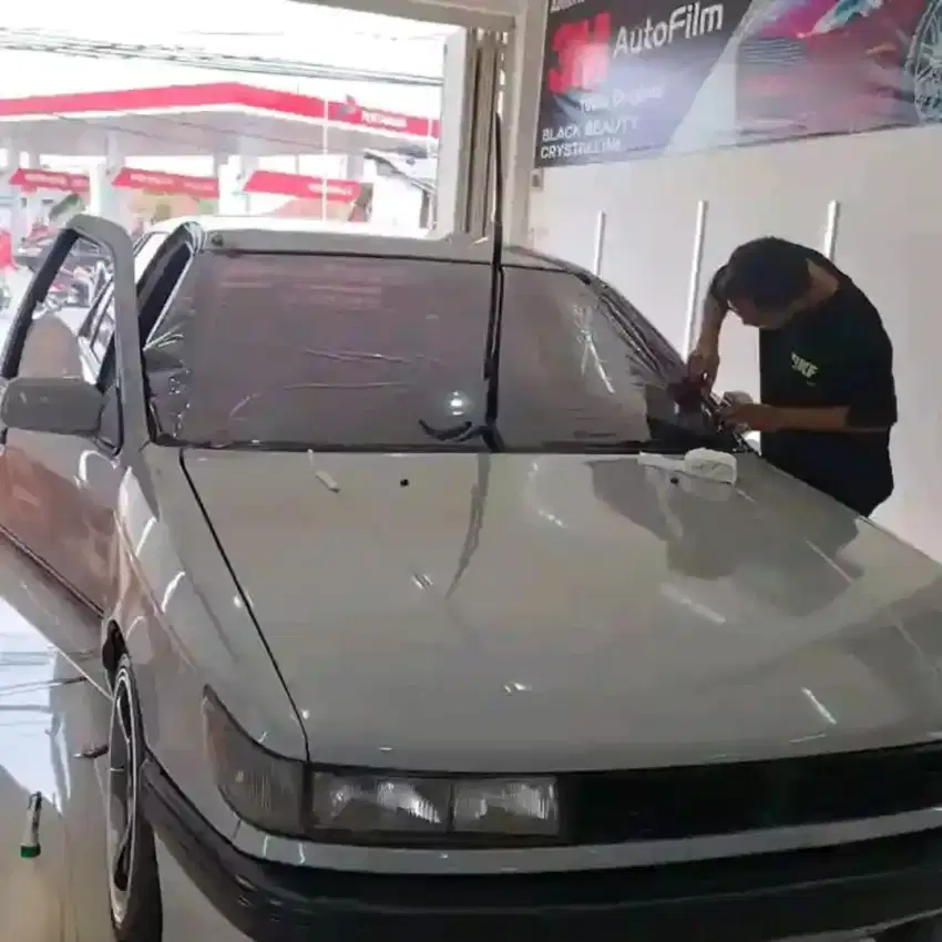 Kaca film mobil dan gedung