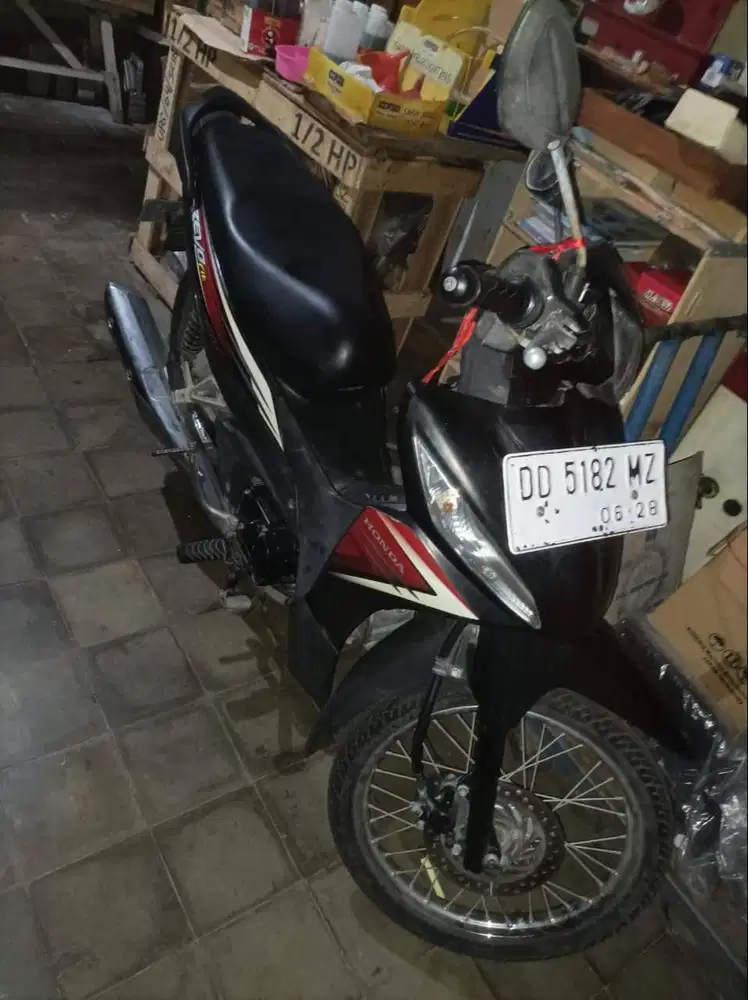 Dijual Motor honda revo fit baru km1311 refo lelang rendah tanpa cacat