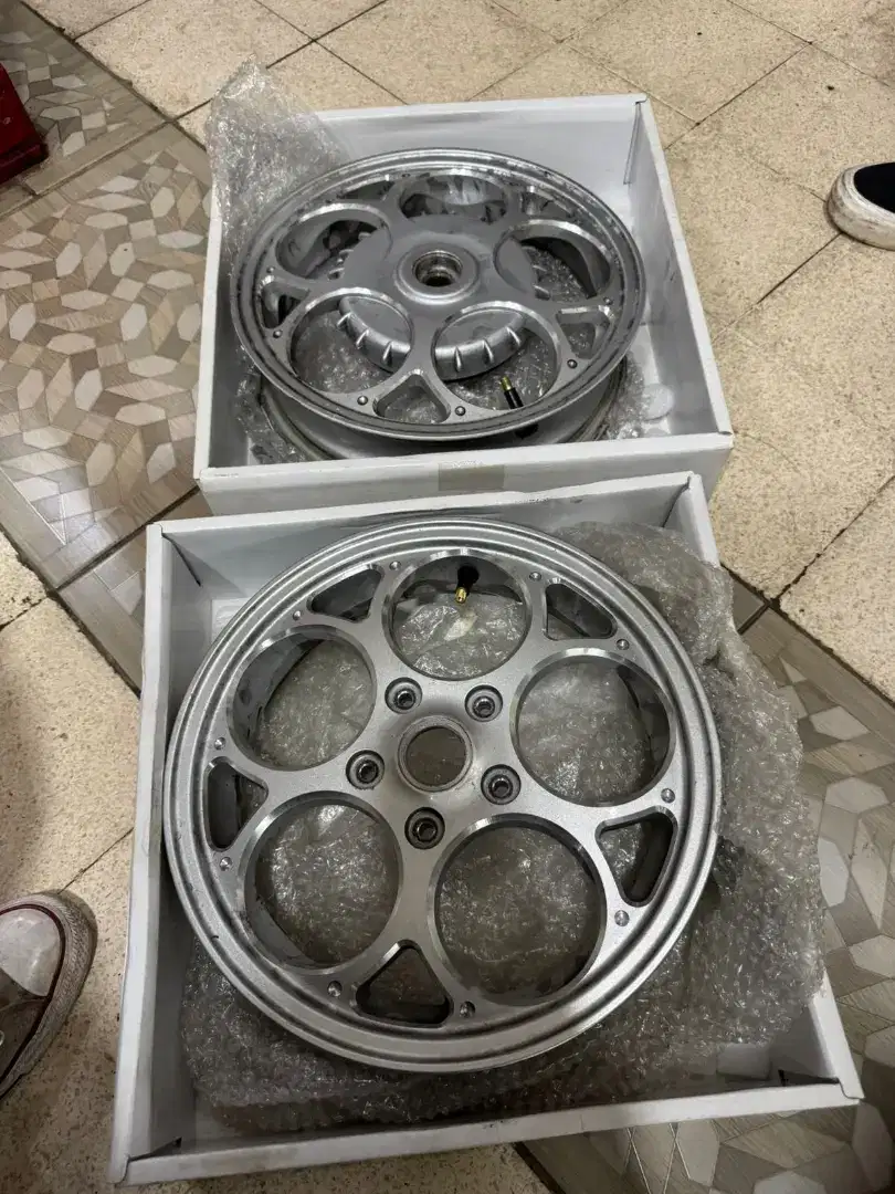 velg luigy silver