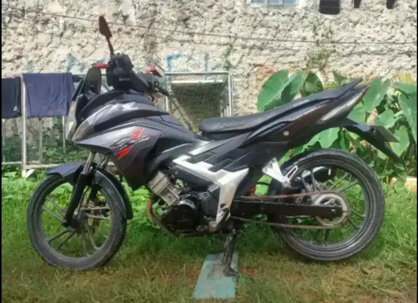 TT/mahar Honda CS1 hitam 2008 mulus ss komplit normal pas/net 3.250