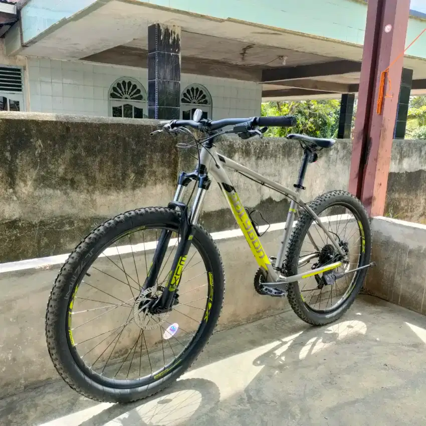 Dijual Sepeda MTB Polygon Premier 5 Kondisi Like New