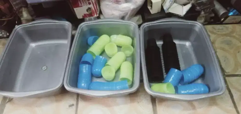 Se paket cetakan kue mangkok  brg baru hrg murah se lg ada cpt deh