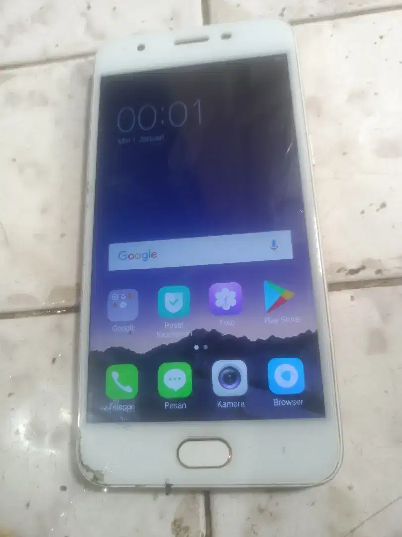 Oppo a57 RAm 4 retak dikit normal