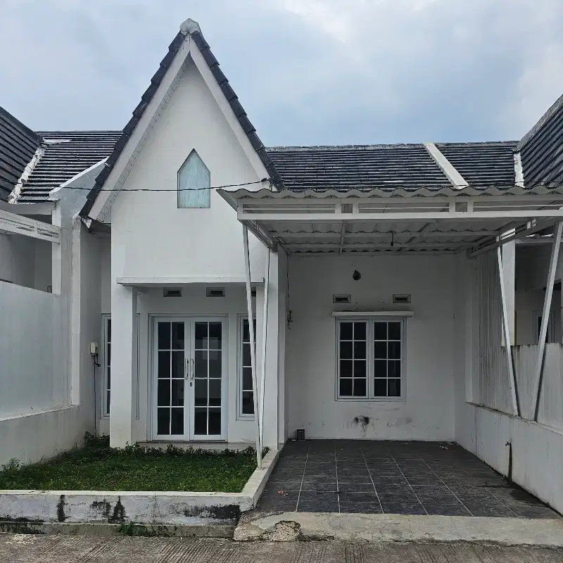 RUMAH BERNUANSA EROPA DI BANDUNG SELATAN