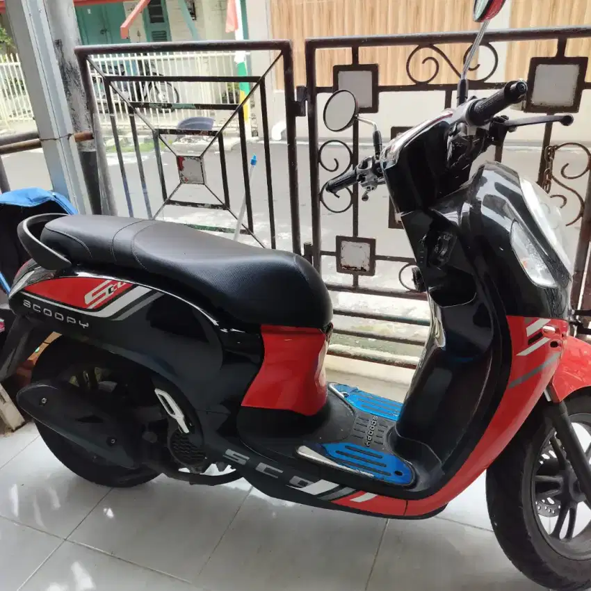 Dijual motor scoopy th 2023 kondisi mulus dan jarang pakai