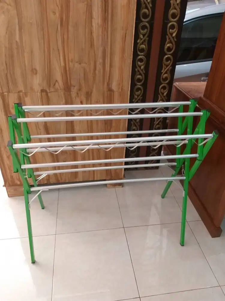 Jemuran Pakaian Handuk Baju Kost Berdiri Pendek Lipat Aluminium (kas)