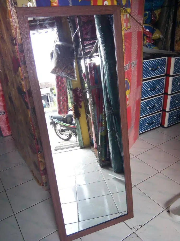 Kaca Cermin Rias Muka Full Body Tempel Gantung Dinding Tembok (kas)