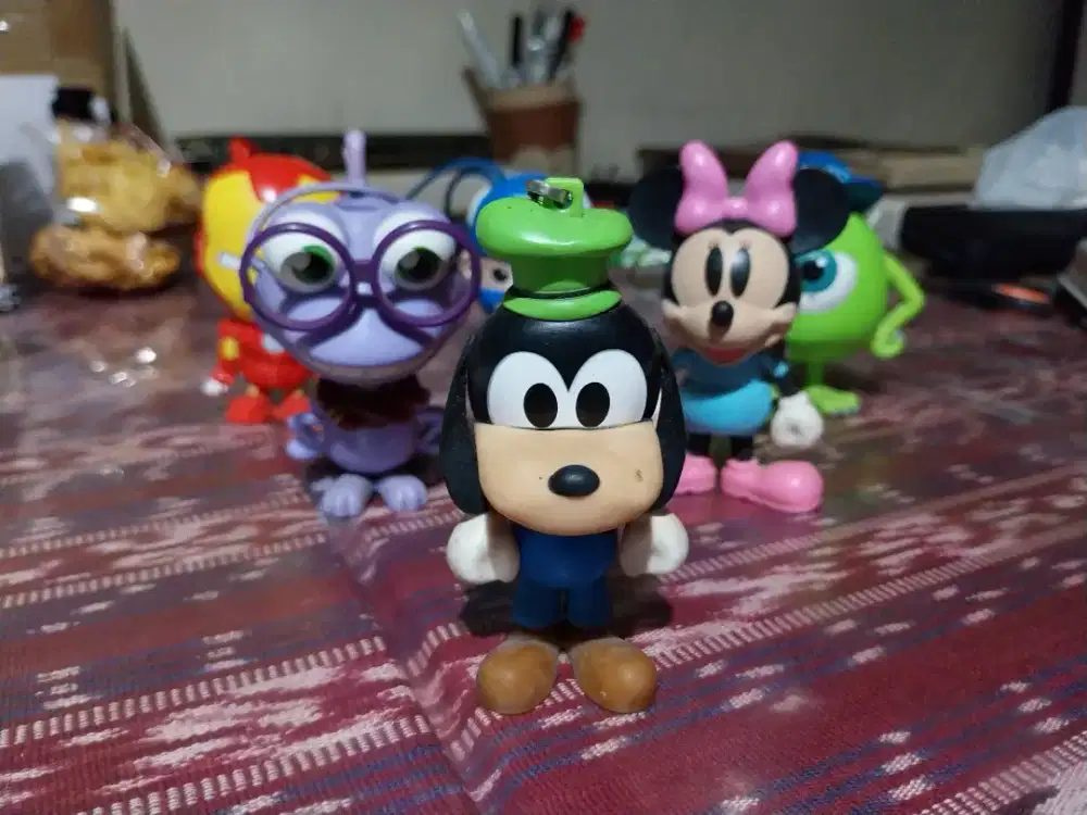 6 action figur kartun