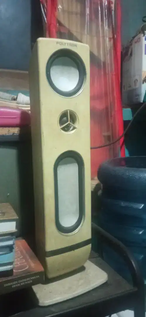 speaker polytron