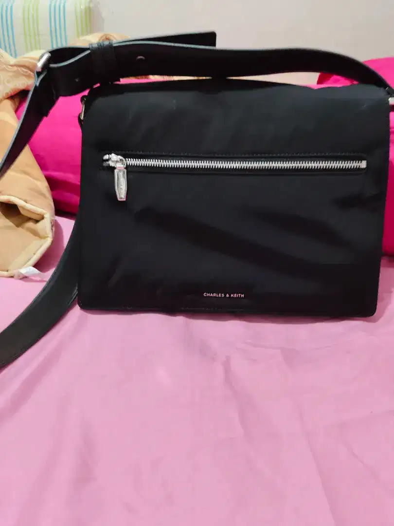 Jual Tas charles & Keith 100% original