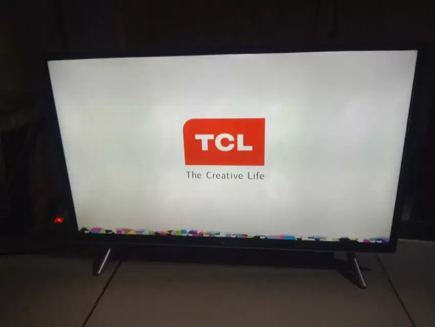 Tv led 32in merk TCL smart digital normal mal siap pakai