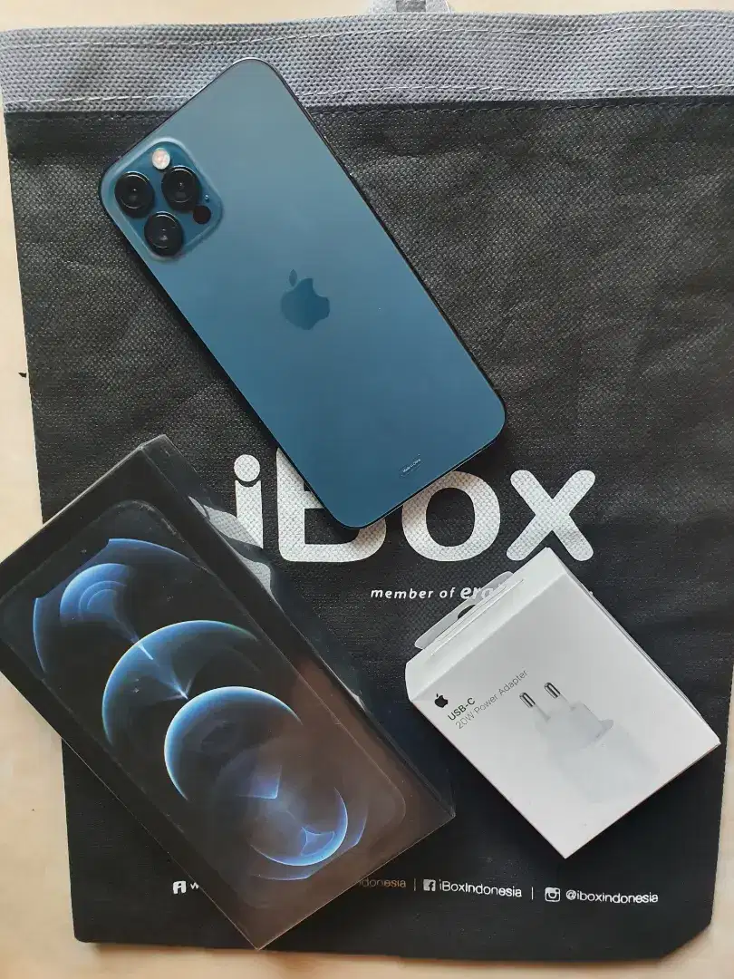 Iphone 12 pro 256GB like new IBOX