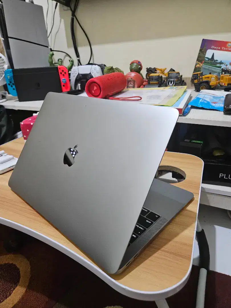 Macbook air Retina 13inch 2018 (ex resmi)