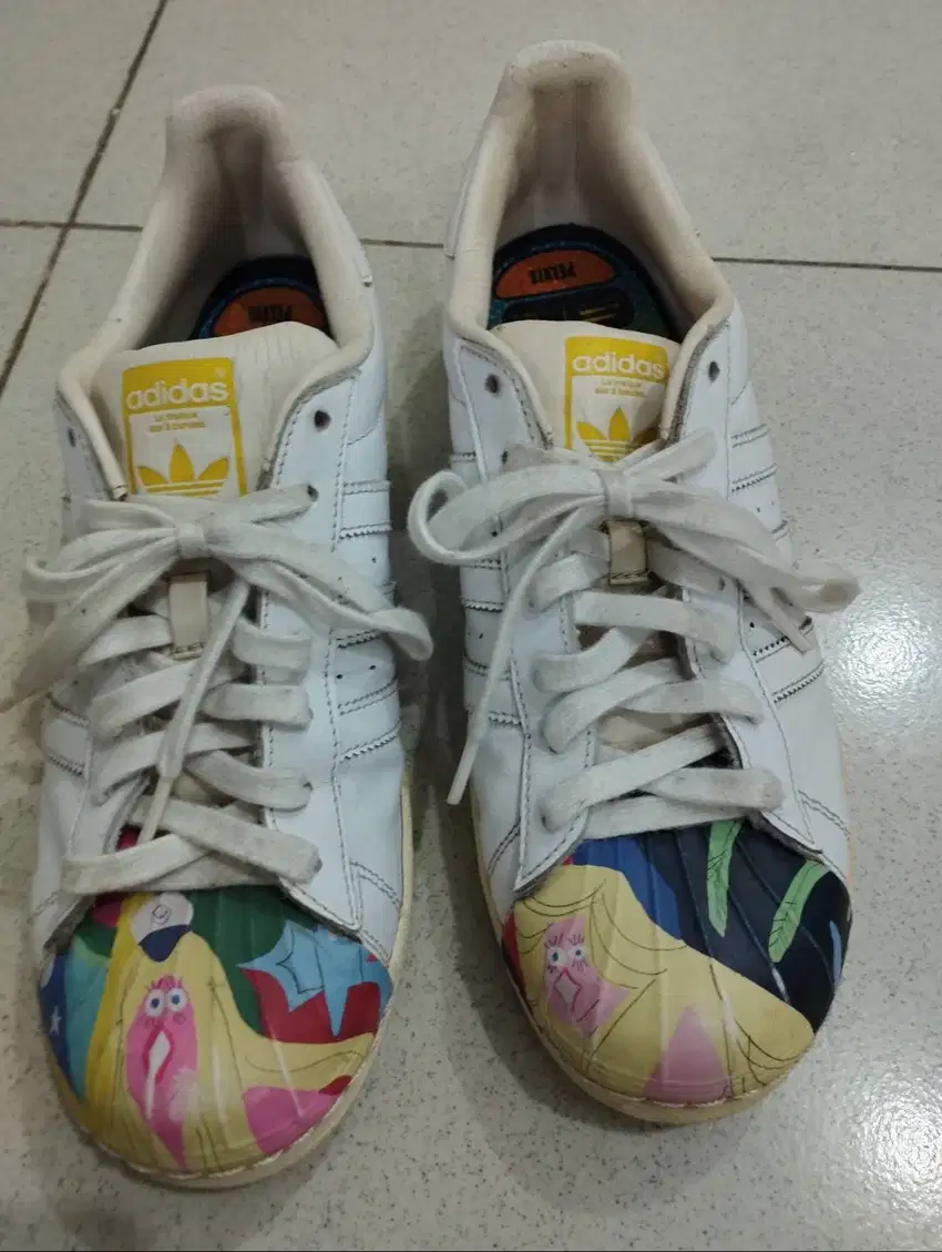 Sepatu Adidas ori Pharrell Williams