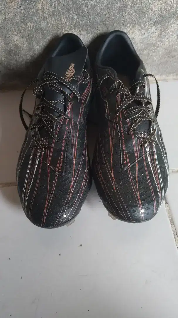 Sepatu speed bekas rasa baru size 40