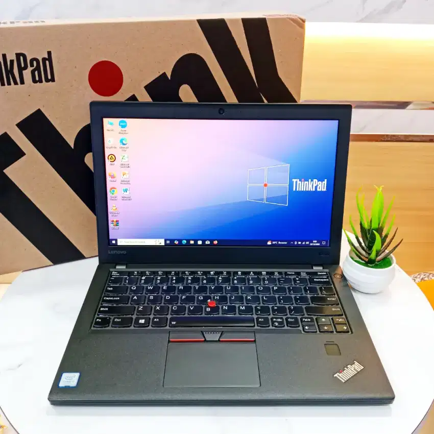 LENOVO THINKPAD X270 CORE I7 GEN 7 12,5 INCHI ADA KOTAK