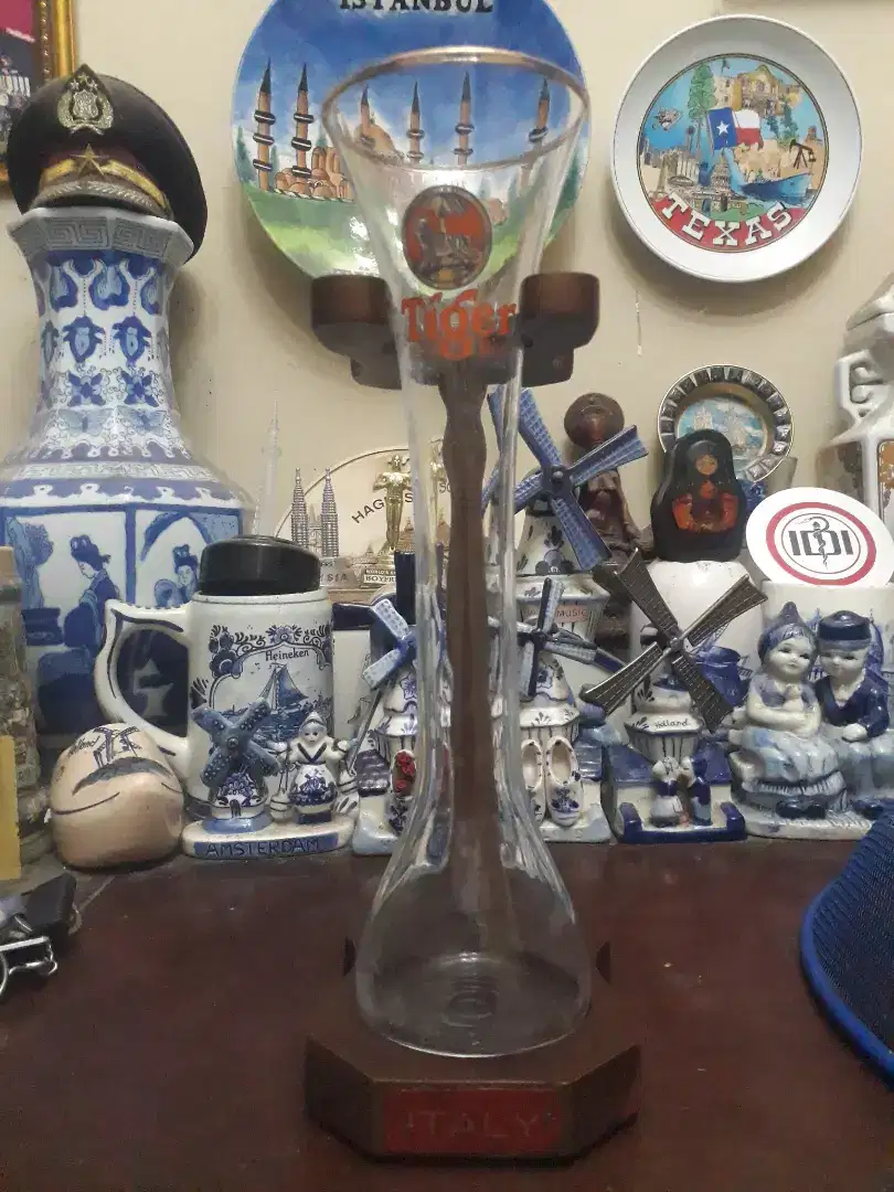 Antik vintage gelas kristal tinggi ada penyangga tiger beer italy
