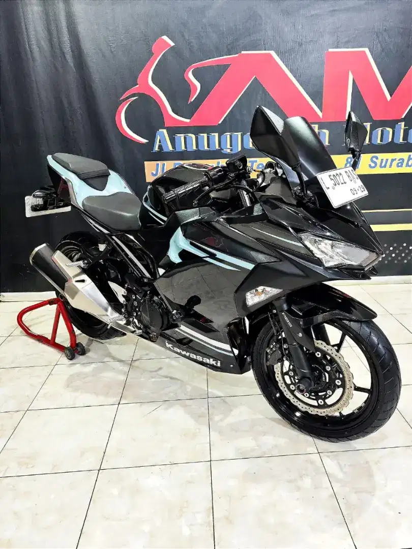 Ninja 250cc ABS KEYLES km 11rb mewah. Anugerah Motor rungkut tengah 81