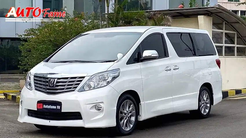 Toyota New Alphard 2.4 S CBU Gold Version Edition NIK 2011