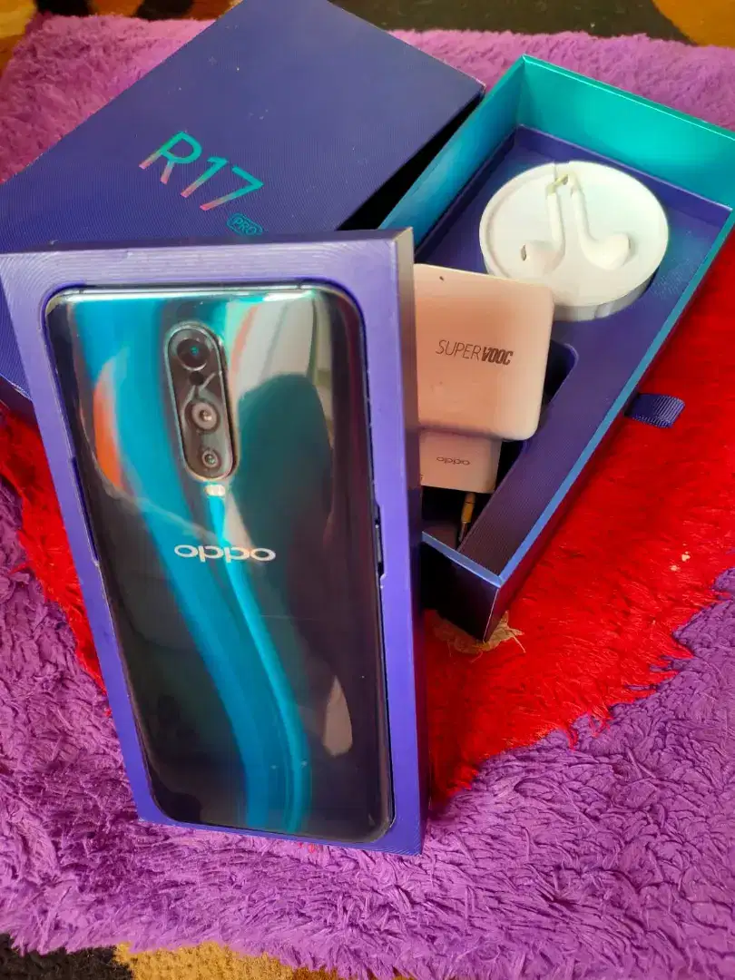 dijual Oppo r17 pro
hp ex flagshipnya Oppo, kondisi mulus