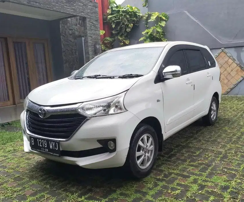 Toyota Avanza 2016 AT Putih Cakep