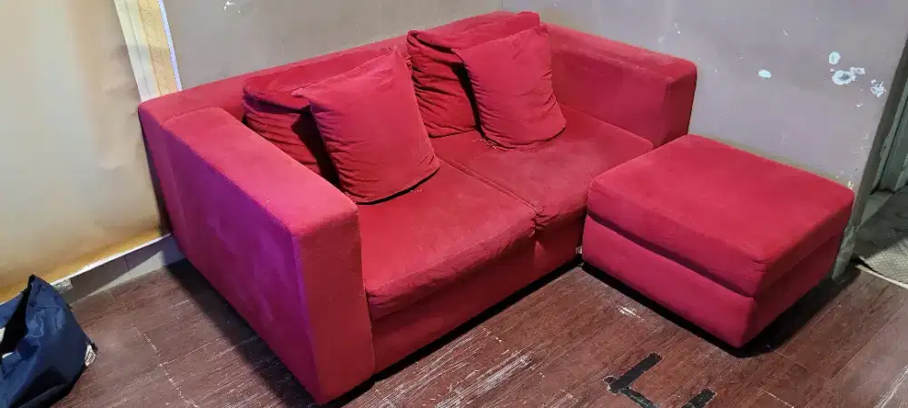 Sofa 2 seater warna merah