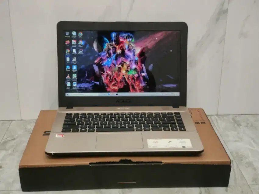 Laptop asus masih lengkap semua