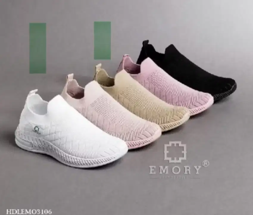 Sepatu Emory Flyknit