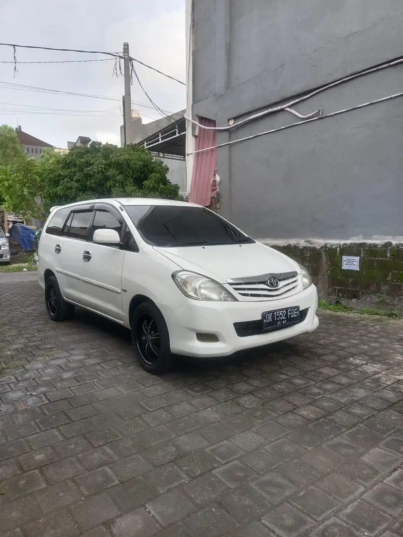 Inova G 2011 matic,asli putih