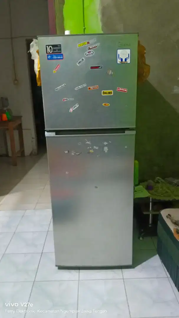 Kulkas Midea 2 pintu