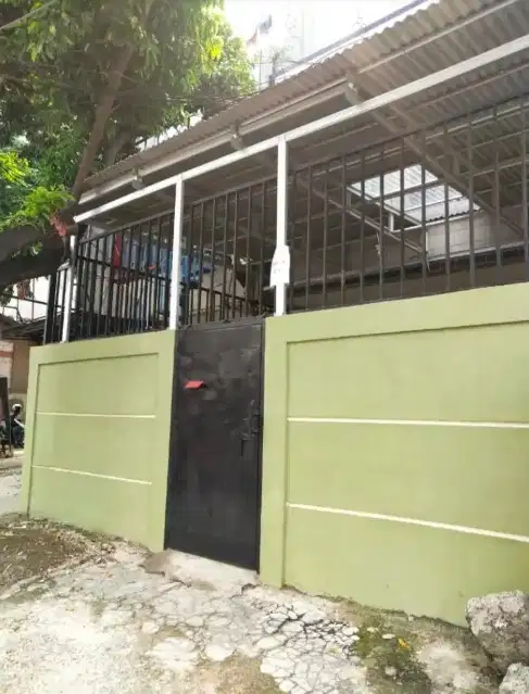 Rumah Kost 37 Kamar Area Ramai Jl. Ciputat Raya, dkt Gandaria City