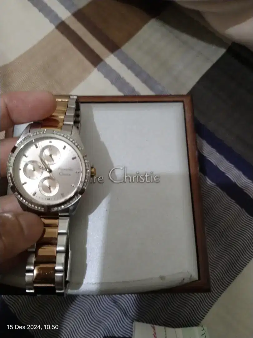 Dijual jam tangan perempuan alexandre christie