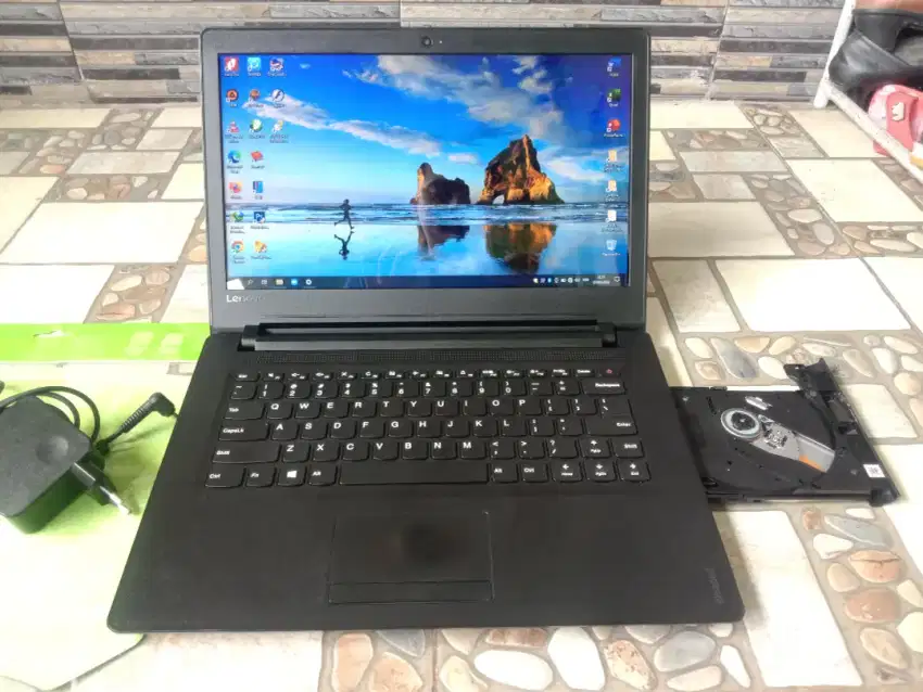 Laptop LENOVO Slim + AMD A9 + RAM 4 Gb + Internal 500 Gb + Batre AWET