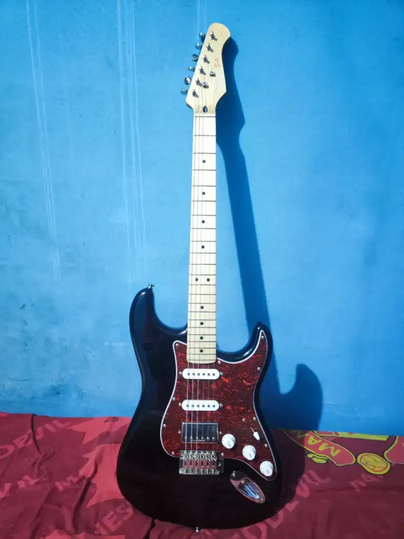 Gitar stratocaster mirip serie fender