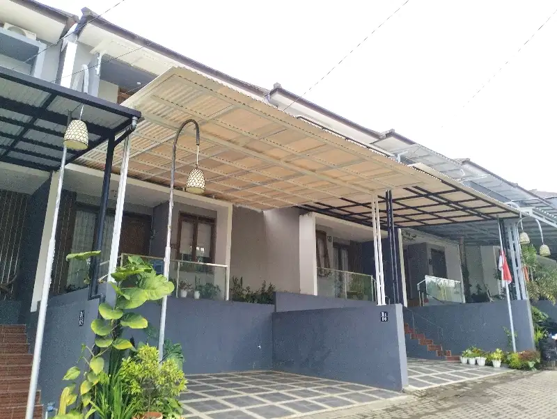 Sewa Harian Rumah 5 Kamar  Ubud Village Sariwangi Dkt Gerlong Bandung