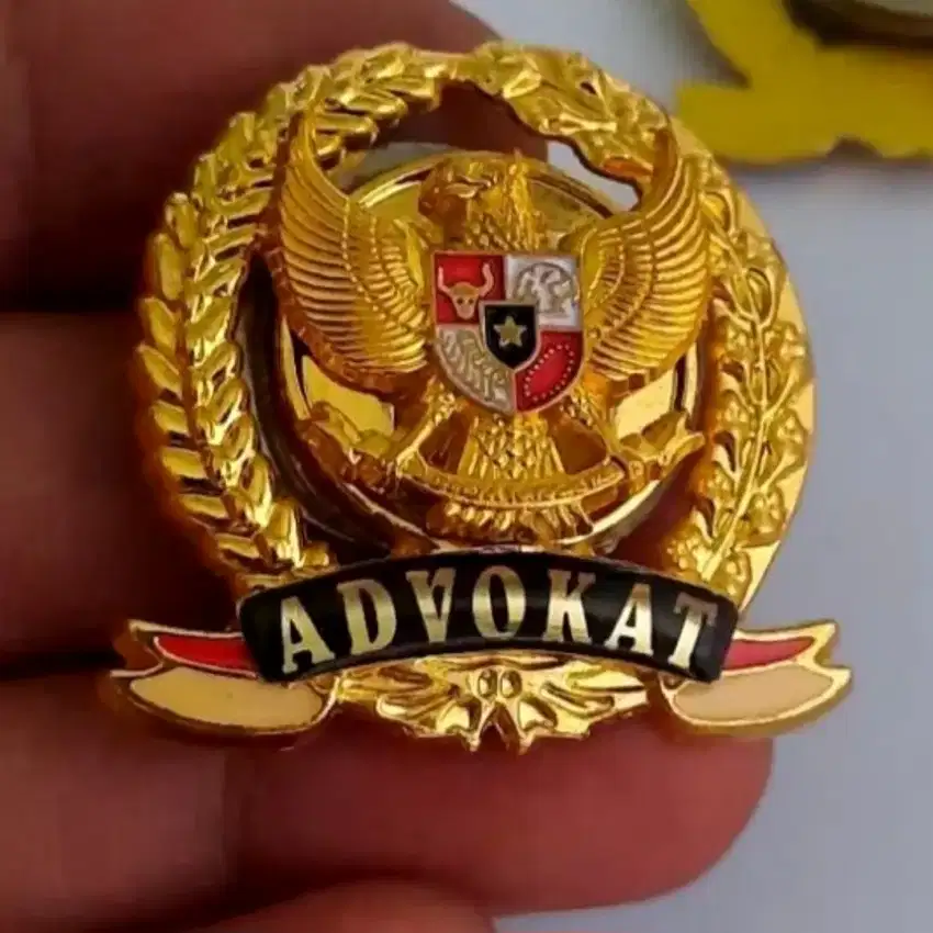 Pin Dada Magnet Advokat