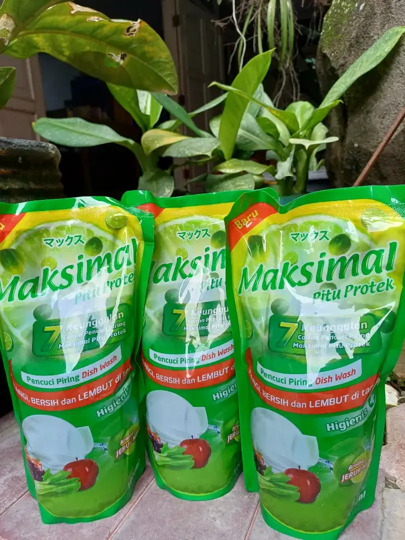 MAKSIMAL Sabun Pencuci Piring 1000ml. Dijual kartonan isi 12/karton