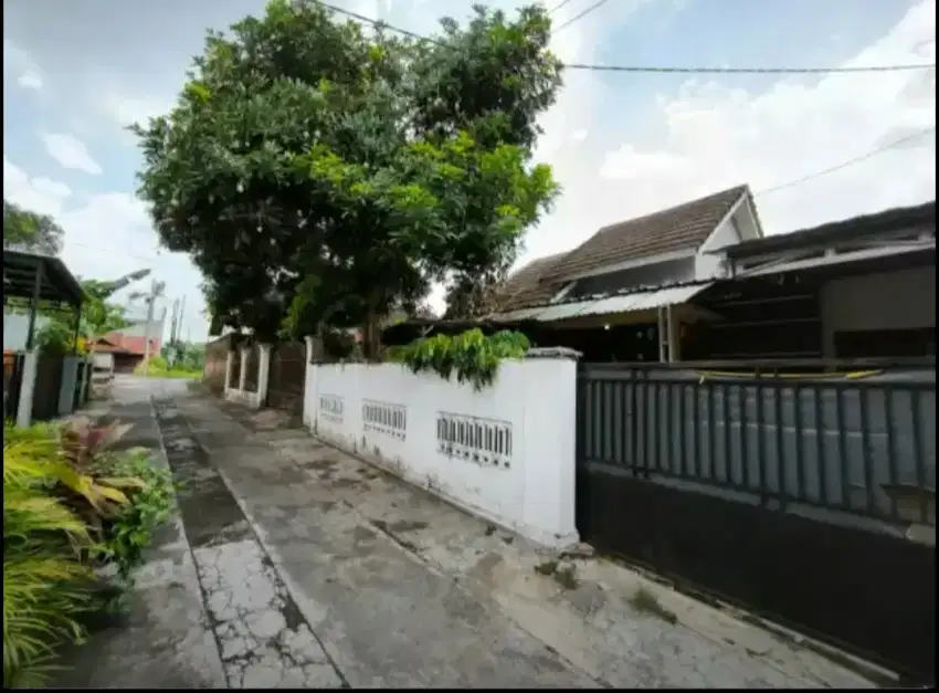 Butuh uang, jual tanah bonus rumah