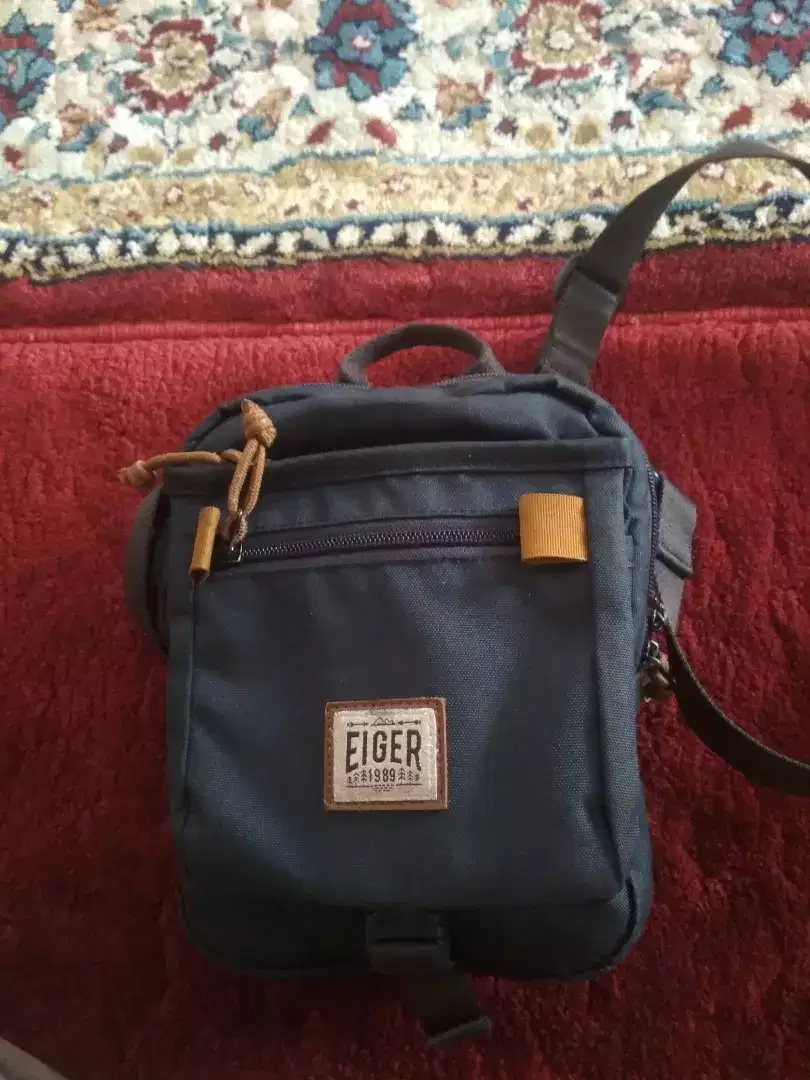 Tas Eiger biru mulus