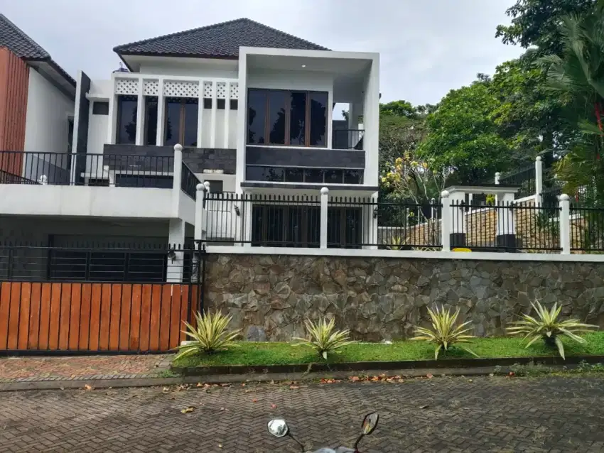 Jual Rumah Mewah Swimming pool di Bogor Nirwana Residence BNR