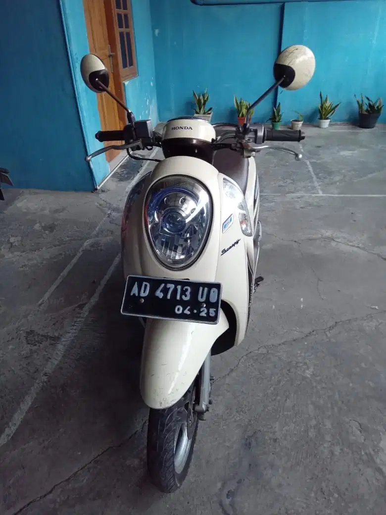 Honda Scoopy 2015 Warna Cream