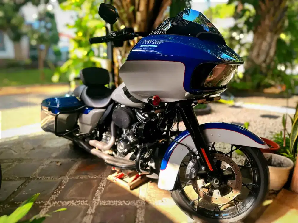 Road glide special 2023 Bright Billiard Blue with Black Finish