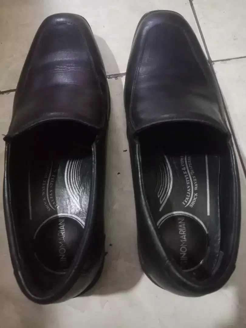 Sepatu pantofel merk GINOMARIANI asli kulit mulus