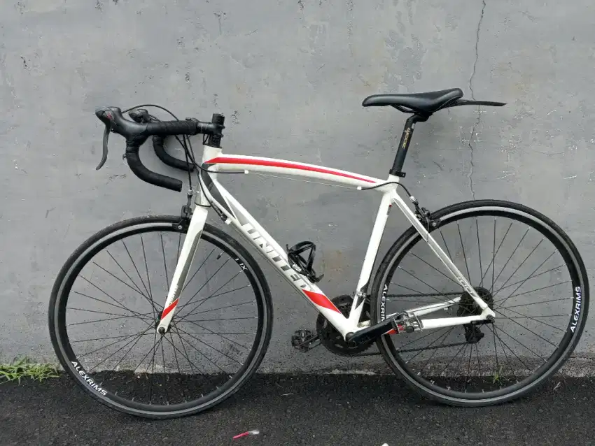 MURAH! JUAL CEPAT!! ROADBIKE UNITED INERTIA 1.0 PUTIH BEKAS