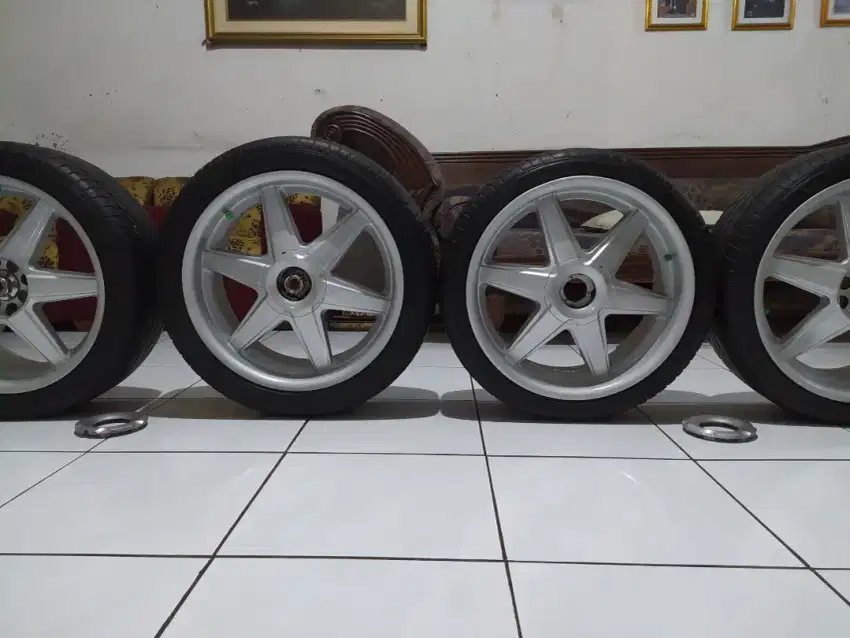 Velg ring 18 dan ban achilles