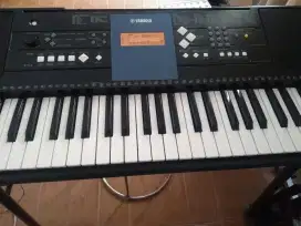 Keyboard YAMAHA PSR E333.Touch Response.USB PORT.Recording