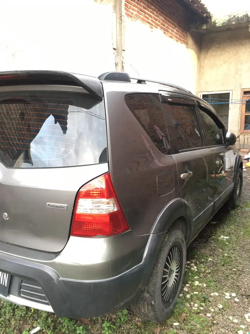 Nissan Livina 2009 Bensin