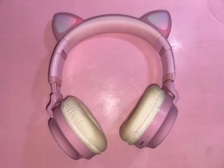 Headset Bluetooth Pink Lampu