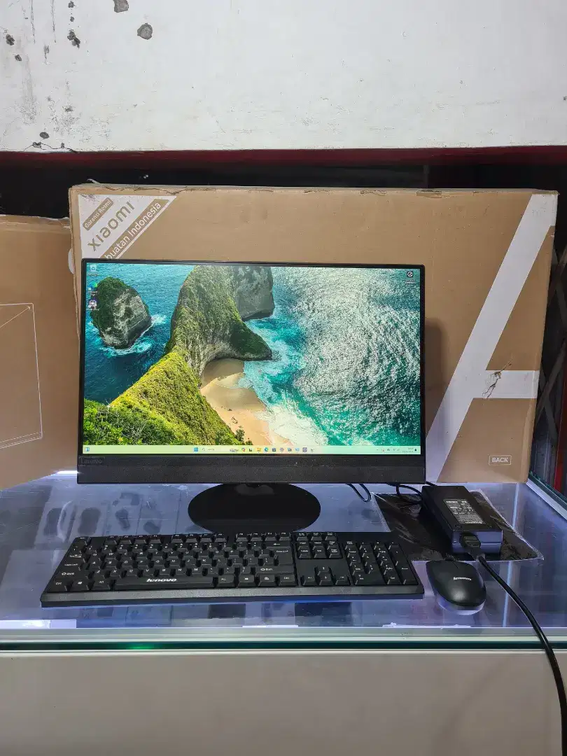 Lenovo pc aio intel core i7-8700T8GB SSD 256 HDD 1TB VGA Radeon 530